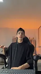 Sebastian_Reed webcam stripchat model stream image