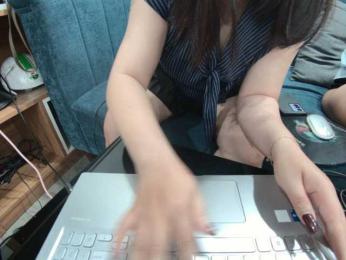 --Luna-- webcam model stream image