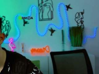 leo-valor webcam model stream image