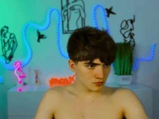 leo-valor webcam model stream image