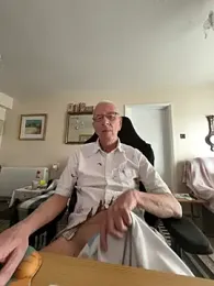 cutaboverest webcam model stream image