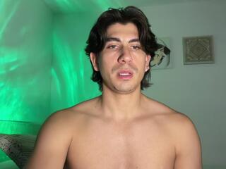 Travis Thunder webcam model stream image