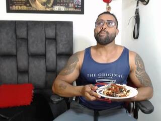 Blade Strong webcam model stream image