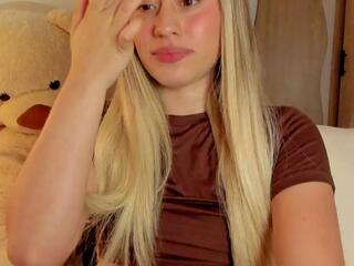 Amy Blondes webcam model stream image