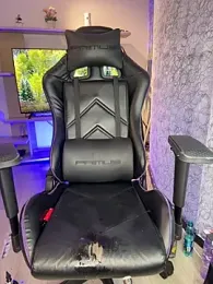 saracaball_ webcam model stream image