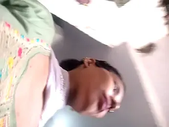 Desipari_777 webcam model stream image