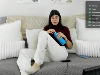 itschloelaurent webcam model stream image