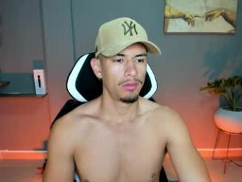 aaronfox_ webcam model stream image