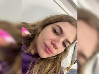 -Tiki-Riki- webcam model stream image