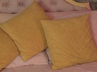 Dixie Evans webcam model stream image