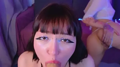 Wildneck webcam stripchat model stream image