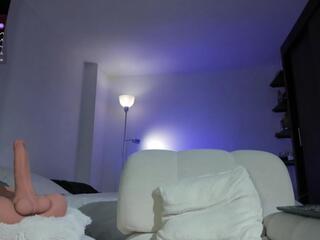 Louis Sae webcam model stream image