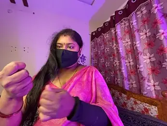 LouleyRanii webcam model stream image