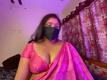 LouleyRanii webcam model stream image