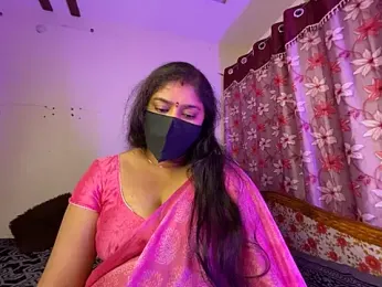 LouleyRanii webcam stripchat model stream image