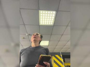 Karolina_Milf webcam bongacams model stream image