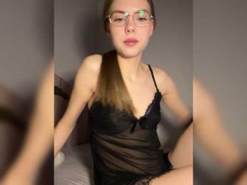 Kiki-77 webcam model stream image