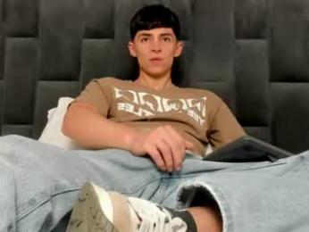 adam_clay21 webcam model stream image