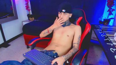 AdamsWalkerr_ webcam cam4 model stream image