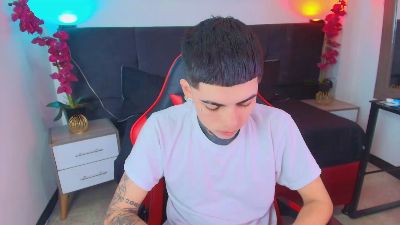 AdamsWalkerr_ webcam model stream image