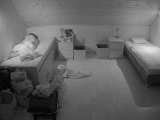 voyeurcam-julmodels-greybed-3 webcam model stream image