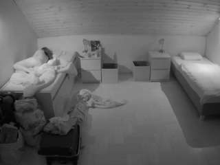 voyeurcam-julmodels-greybed-3 webcam model stream image