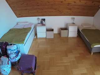 voyeurcam-julmodels-greybed-3 webcam model stream image