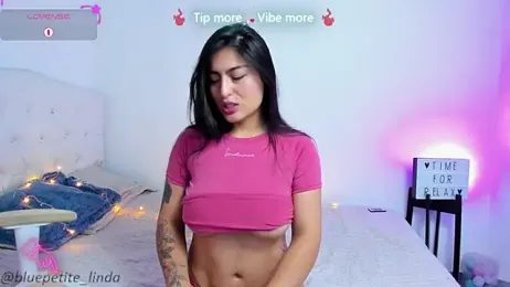 Blue_Petite webcam model stream image