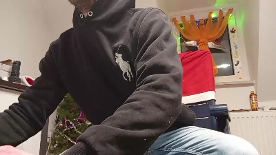 skilledguy webcam model stream image