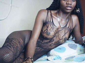 Luna-Noir webcam model stream image