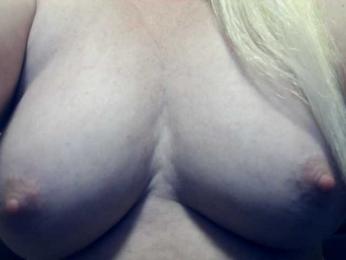 Lilia103 webcam model stream image