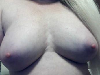 Lilia103 webcam bongacams model stream image