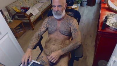 LthrBearNJ webcam model stream image