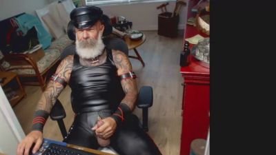 LthrBearNJ webcam cam4 model stream image