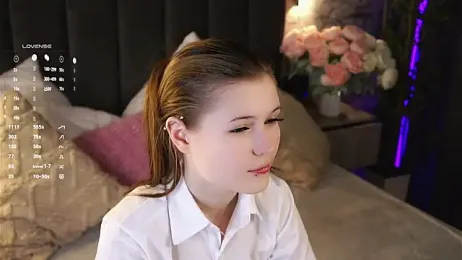 LynHillaire webcam model stream image