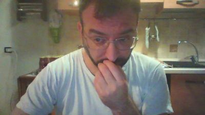 Hugos31 webcam cam4 model stream image