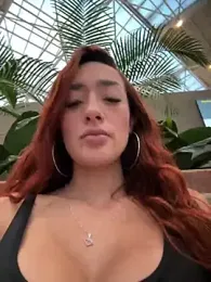 ariiel_ webcam model stream image