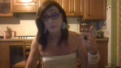 Tiabet webcam model stream image