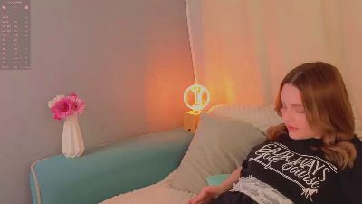 MoonLagan webcam model stream image