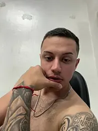 wellintom_oog webcam model stream image