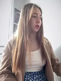 _Susy-Office1 webcam model stream image