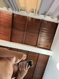 emiss_ webcam stripchat model stream image