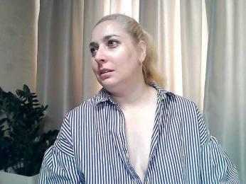 KickaIricka webcam bongacams model stream image