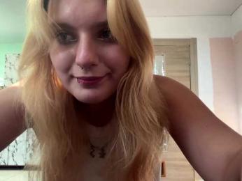 casseyronely webcam bongacams model stream image