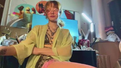 HassieLutsky webcam model stream image