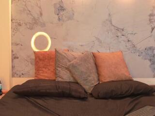 Karina Castillo webcam model stream image