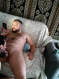 Overyear212 webcam model stream image