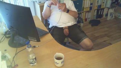 BarefootD webcam model stream image