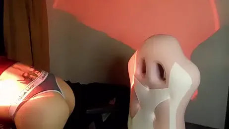 Dollbehavior_ webcam model stream image