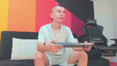 Rowan_Cley webcam model stream image